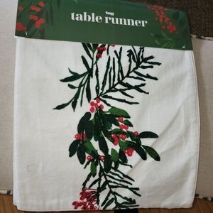 NWT XMAS Velvet table runner